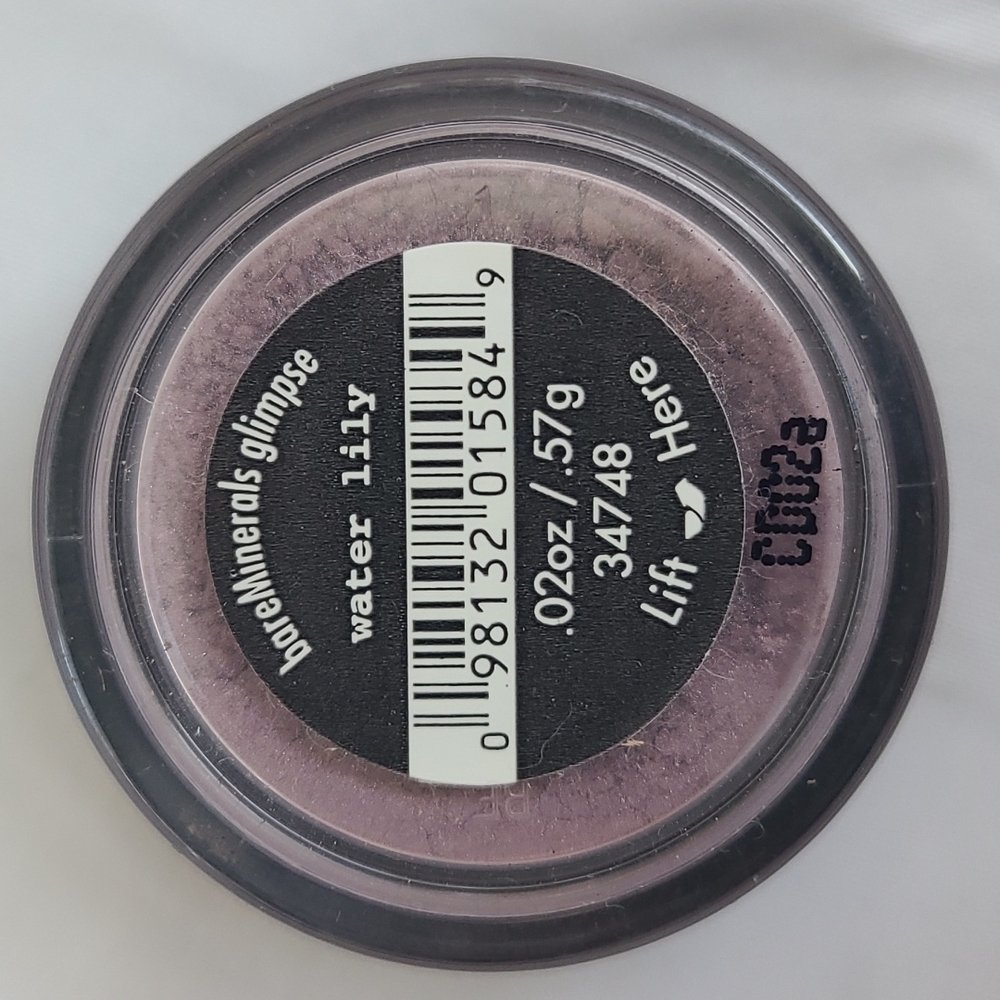 Bare Minerals eye color in water lily